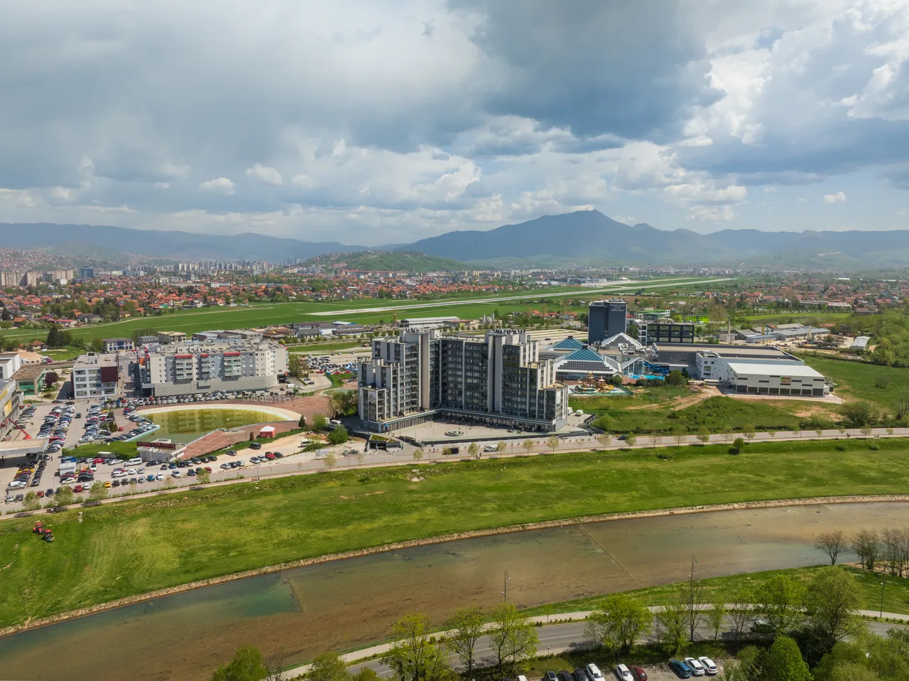 River Walk and its surroundings